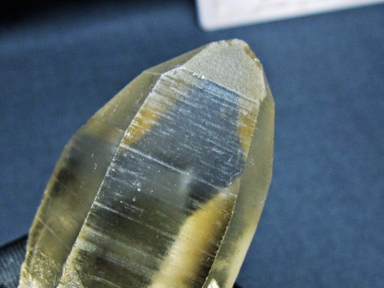 スモーキークォーツ 原石 ポイント レムリアンシード水晶 ブラジル ミナスジェライス州 コリント産 一点物 171-7453