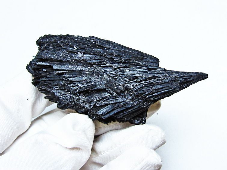 ブラック カイヤナイト 原石 一点物 171-7528