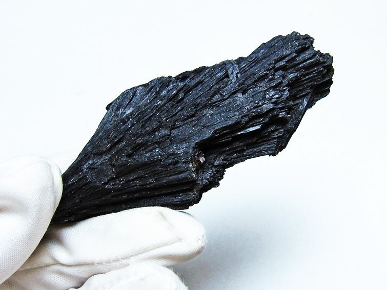 ブラック カイヤナイト 原石 一点物 171-7537
