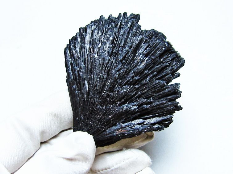 ブラック カイヤナイト 原石 一点物 171-7554