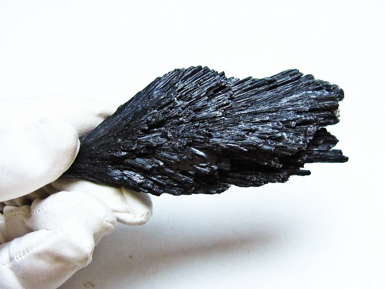 ブラック カイヤナイト 原石 一点物 171-7559