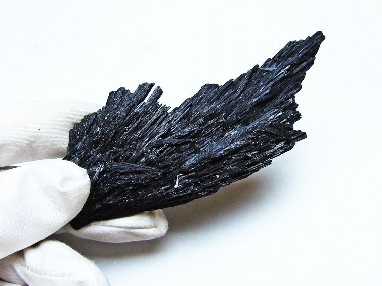 ブラック カイヤナイト 原石 一点物 171-7571