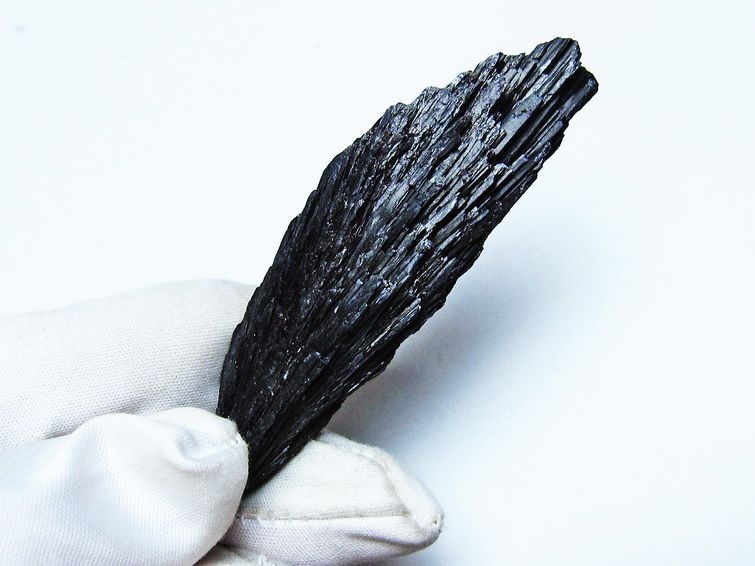 ブラック カイヤナイト 原石 一点物 171-7604