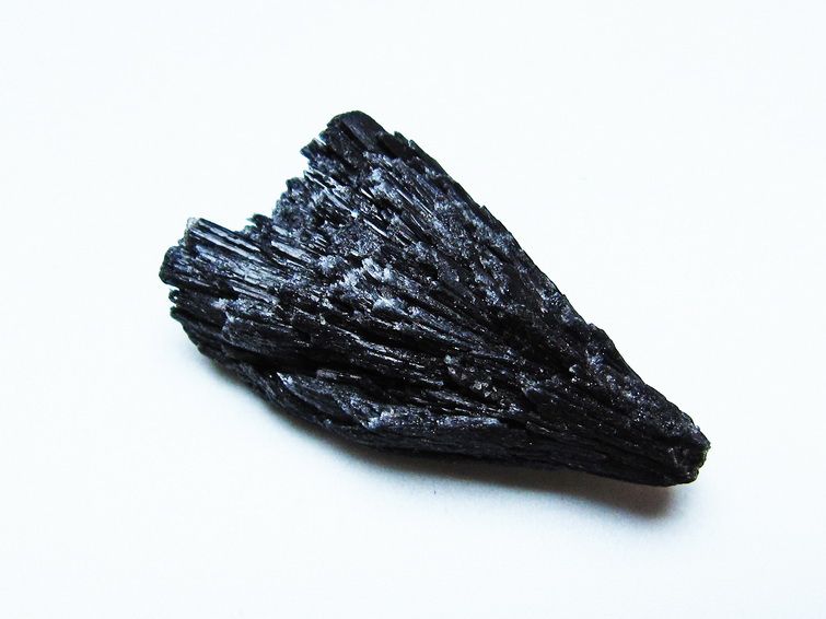 ブラック カイヤナイト 原石 一点物 171-7612