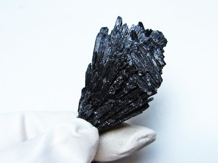 ブラック カイヤナイト 原石 一点物 171-7613