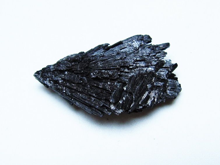 ブラック カイヤナイト 原石 一点物 171-7613