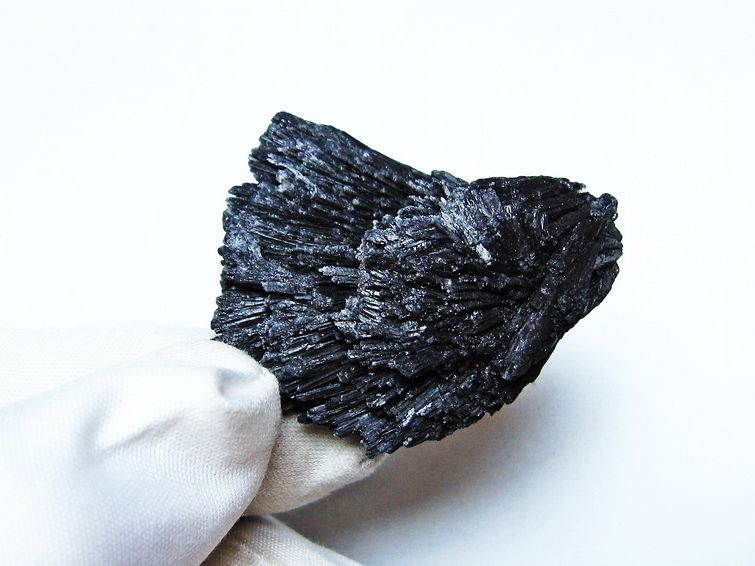 ブラック カイヤナイト 原石 一点物 171-7616