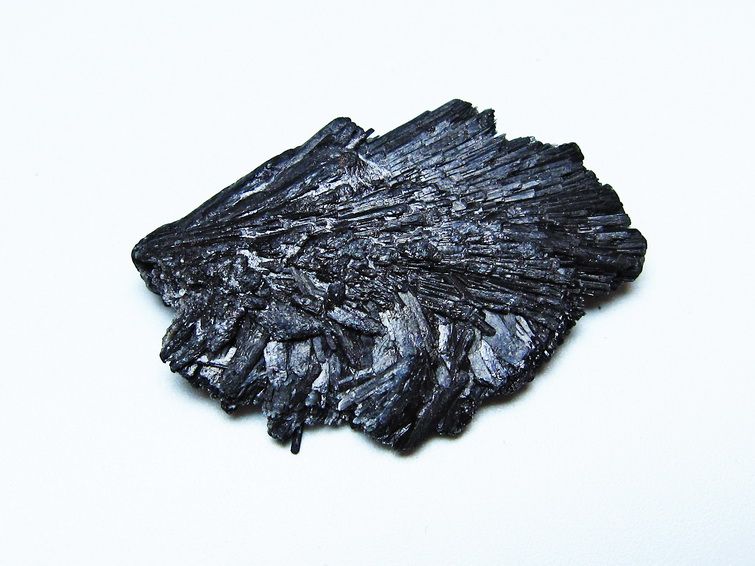 ブラック カイヤナイト 原石 一点物 171-7617