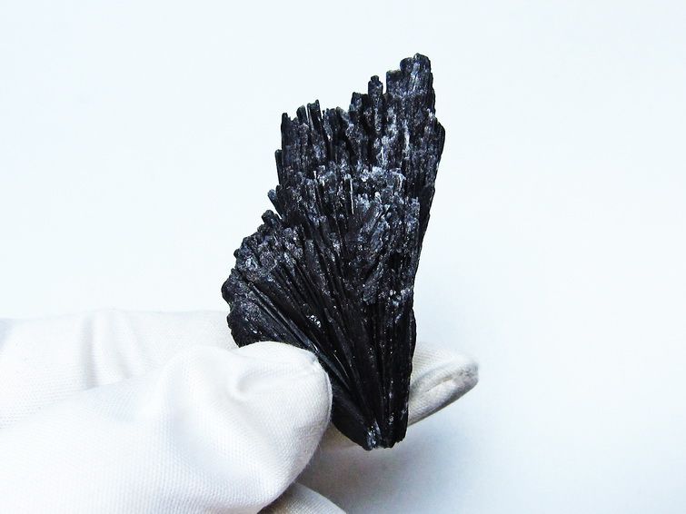 ブラック カイヤナイト 原石 一点物 171-7618