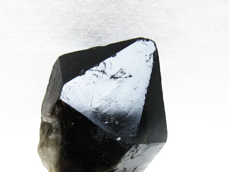 モリオン 黒水晶 原石 ブラジル産 一点物 171-7820 – 天然石