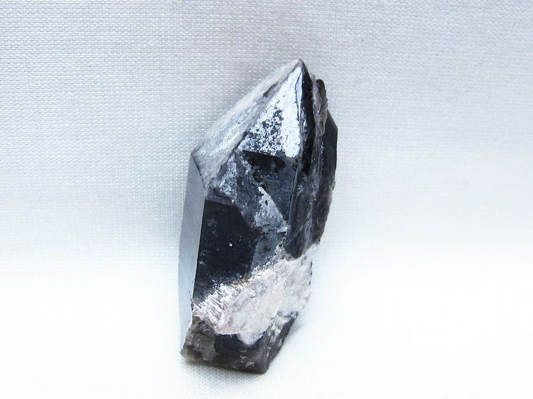 モリオン 黒水晶 原石 山東省産 一点物 171-9790