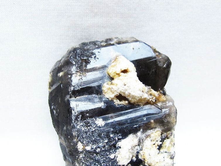 モリオン 黒水晶 原石 山東省産 一点物 171-9831