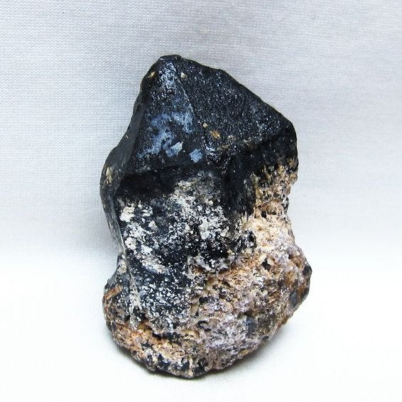 モリオン 黒水晶 原石 山東省産 一点物 171-9832