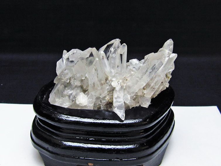 水晶 クラスター マダガスカル産 台座付属 水晶 原石 一点物 172-4307