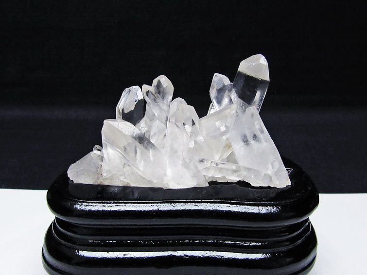 水晶 クラスター マダガスカル産 台座付属 水晶 原石 一点物 172-4311