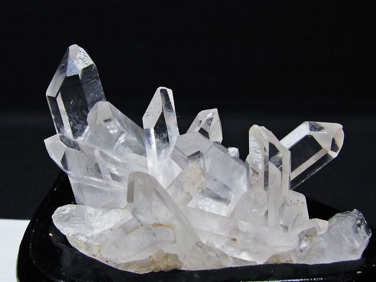 水晶 クラスター マダガスカル産 台座付属 水晶 原石 一点物 172-4311
