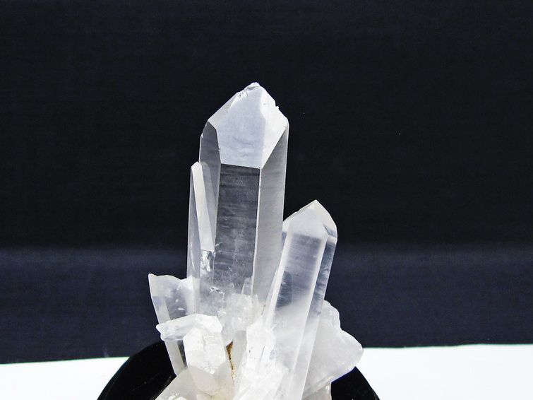水晶 クラスター マダガスカル産 台座付属 水晶 原石 一点物 172-4319