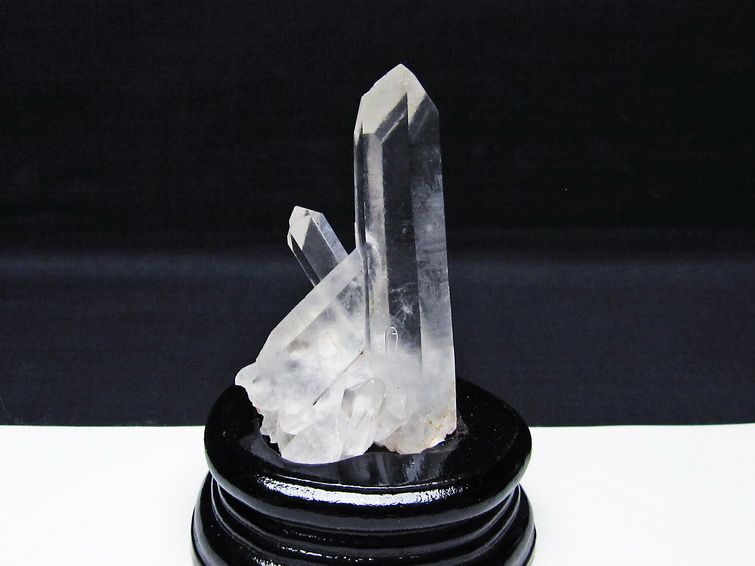 水晶 クラスター マダガスカル産 台座付属 水晶 原石 一点物 172-4323