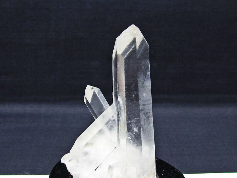 水晶 クラスター マダガスカル産 台座付属 水晶 原石 一点物 172-4323