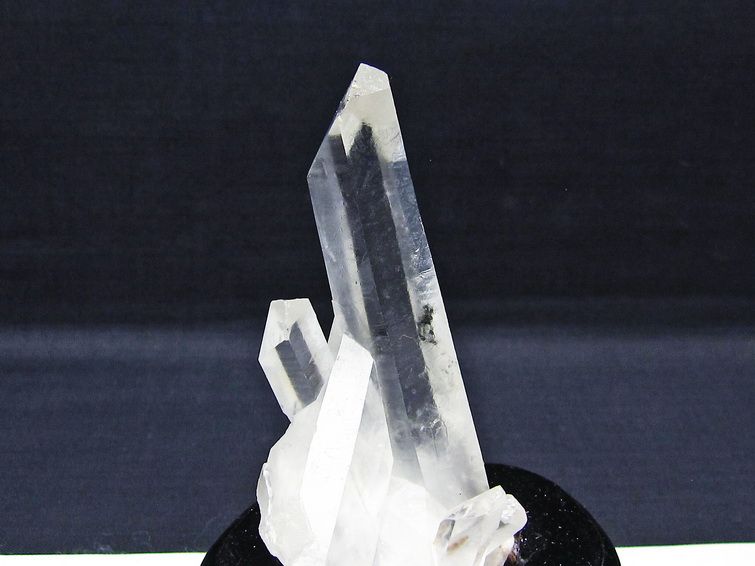 水晶 クラスター マダガスカル産 台座付属 水晶 原石 一点物 172-4323