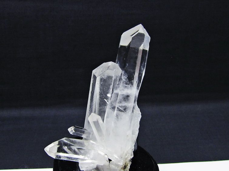 水晶 クラスター マダガスカル産 台座付き 水晶 原石 一点物 172-4324