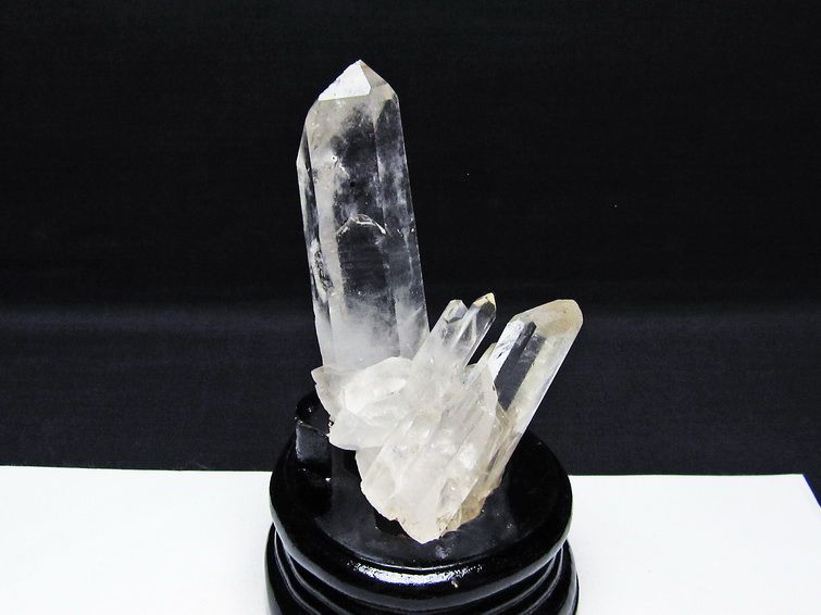 水晶 クラスター マダガスカル産 台座付属 水晶 原石 一点物 172-4332