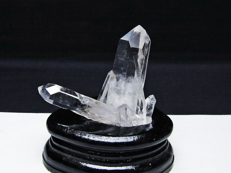 水晶 クラスター マダガスカル産 台座付属 水晶 原石 一点物 172-4343