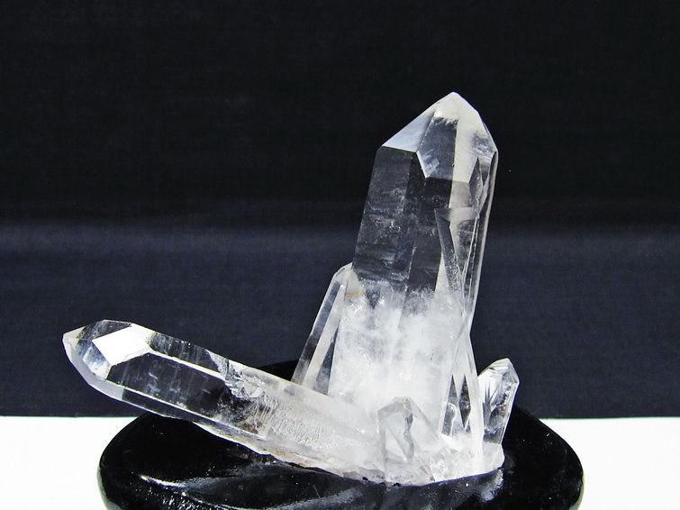 水晶 クラスター マダガスカル産 台座付属 水晶 原石 一点物 172-4343