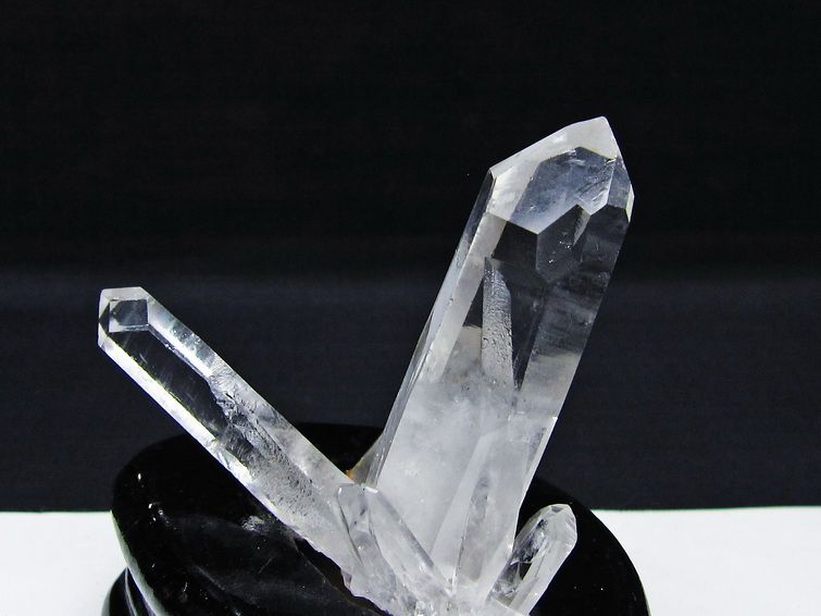 水晶 クラスター マダガスカル産 台座付属 水晶 原石 一点物 172-4343