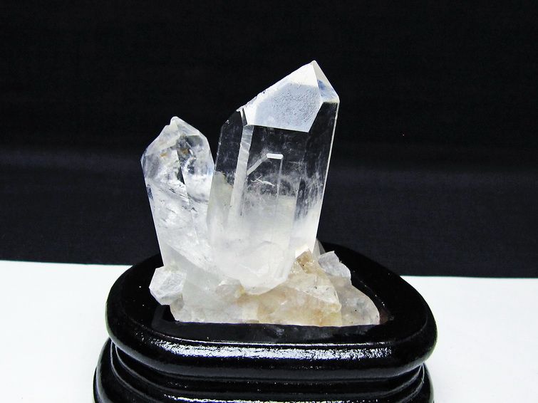 水晶 クラスター マダガスカル産 台座付属 水晶 原石 一点物 172-4348
