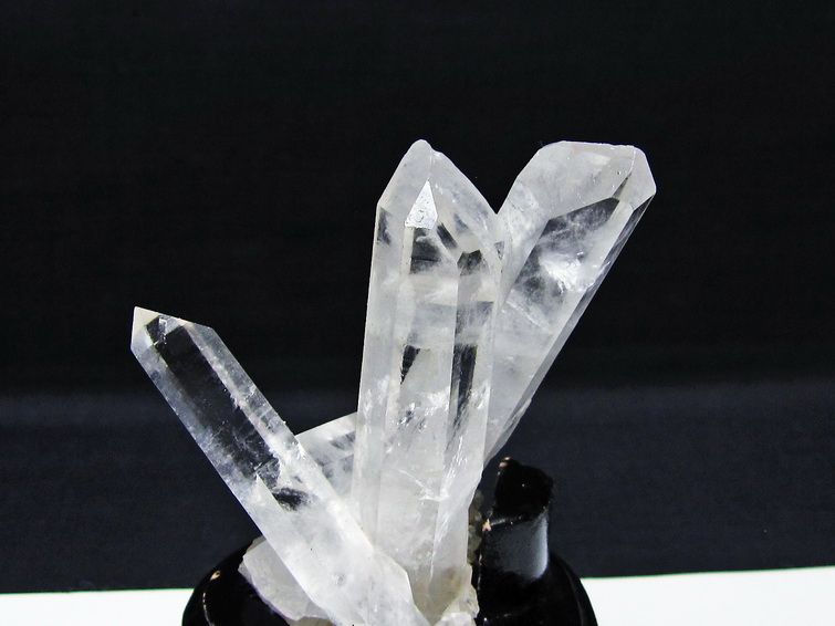水晶 クラスター マダガスカル産 台座付属 水晶 原石 一点物 172-4351