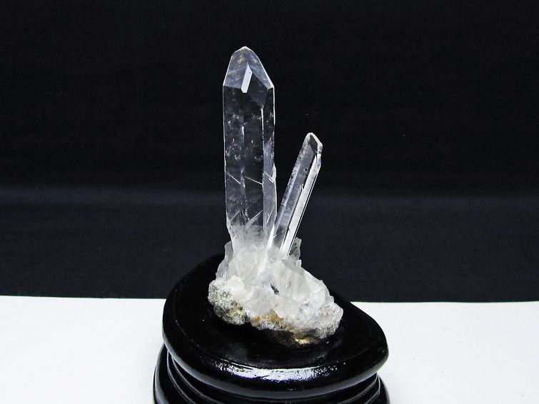 水晶 クラスター マダガスカル産 台座付属 水晶 原石 一点物 172-4352