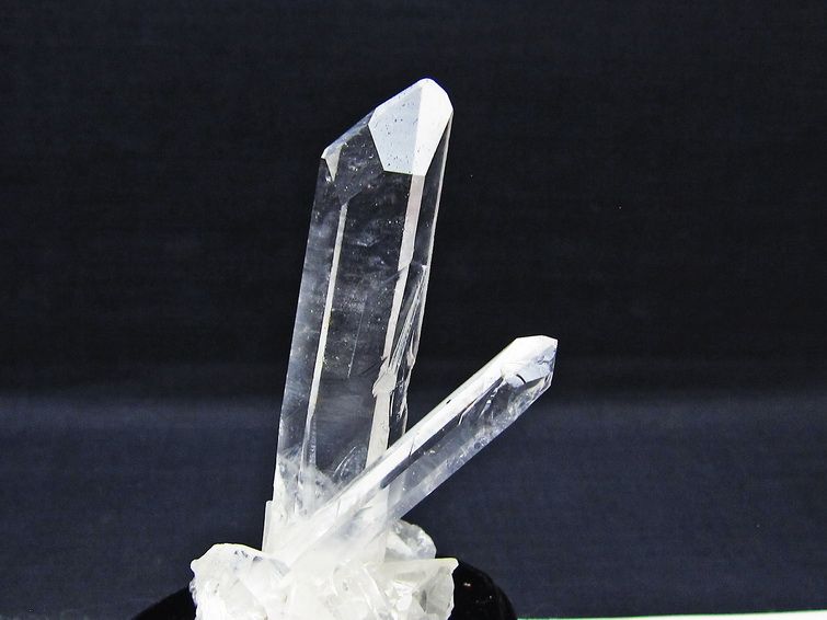 水晶 クラスター マダガスカル産 台座付属 水晶 原石 一点物 172-4352
