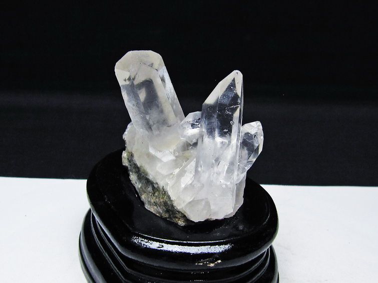 水晶 クラスター マダガスカル産 台座付属 水晶 原石 一点物 172-4366
