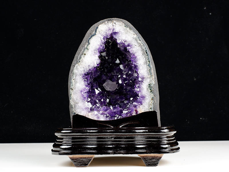 AAA級ウルグアイ産天然アメジストドームB1210/YS/170D アメジストドーム 3.1Kg ウルグアイ産 台座付属 一点物 174-2089