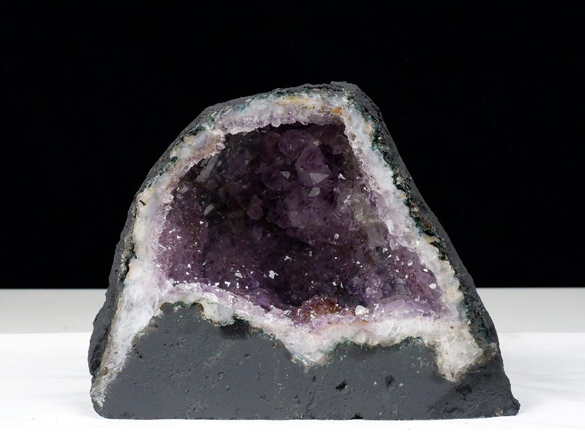 アメジストドーム 3.3Kg ブラジル産 ジオード カペーラ 一点物 174-2160