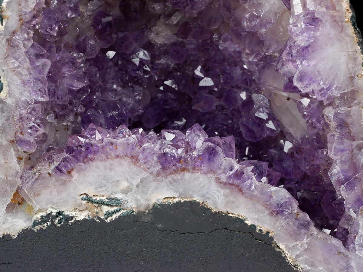 アメジストドーム 7.4Kg ブラジル産 ジオード カペーラ 一点物 174-2161