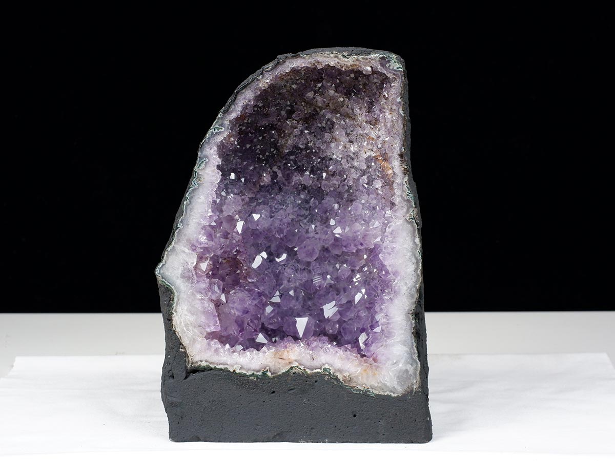 アメジストドーム 4.4Kg ブラジル産 ジオード カペーラ 一点物 174-2162