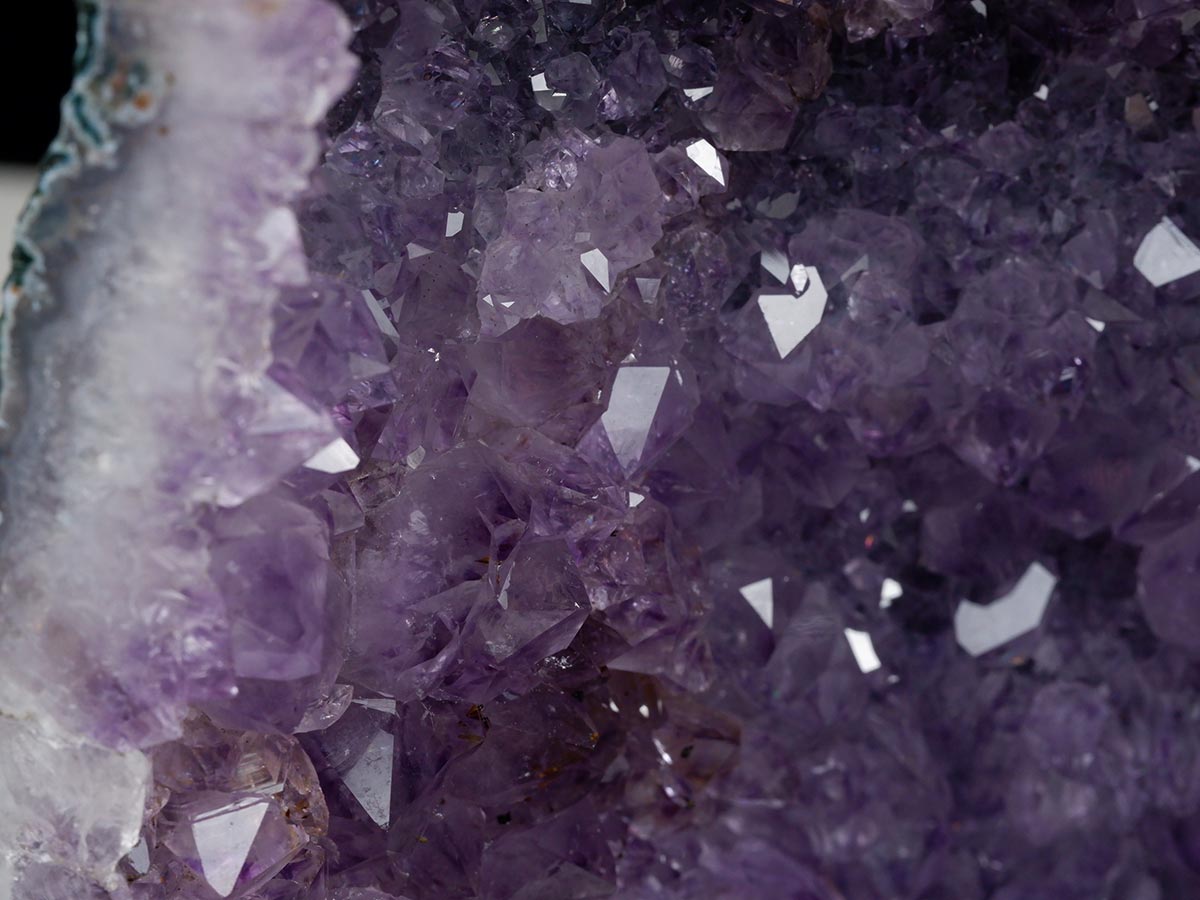 アメジストドーム 4.4Kg ブラジル産 ジオード カペーラ 一点物 174-2162