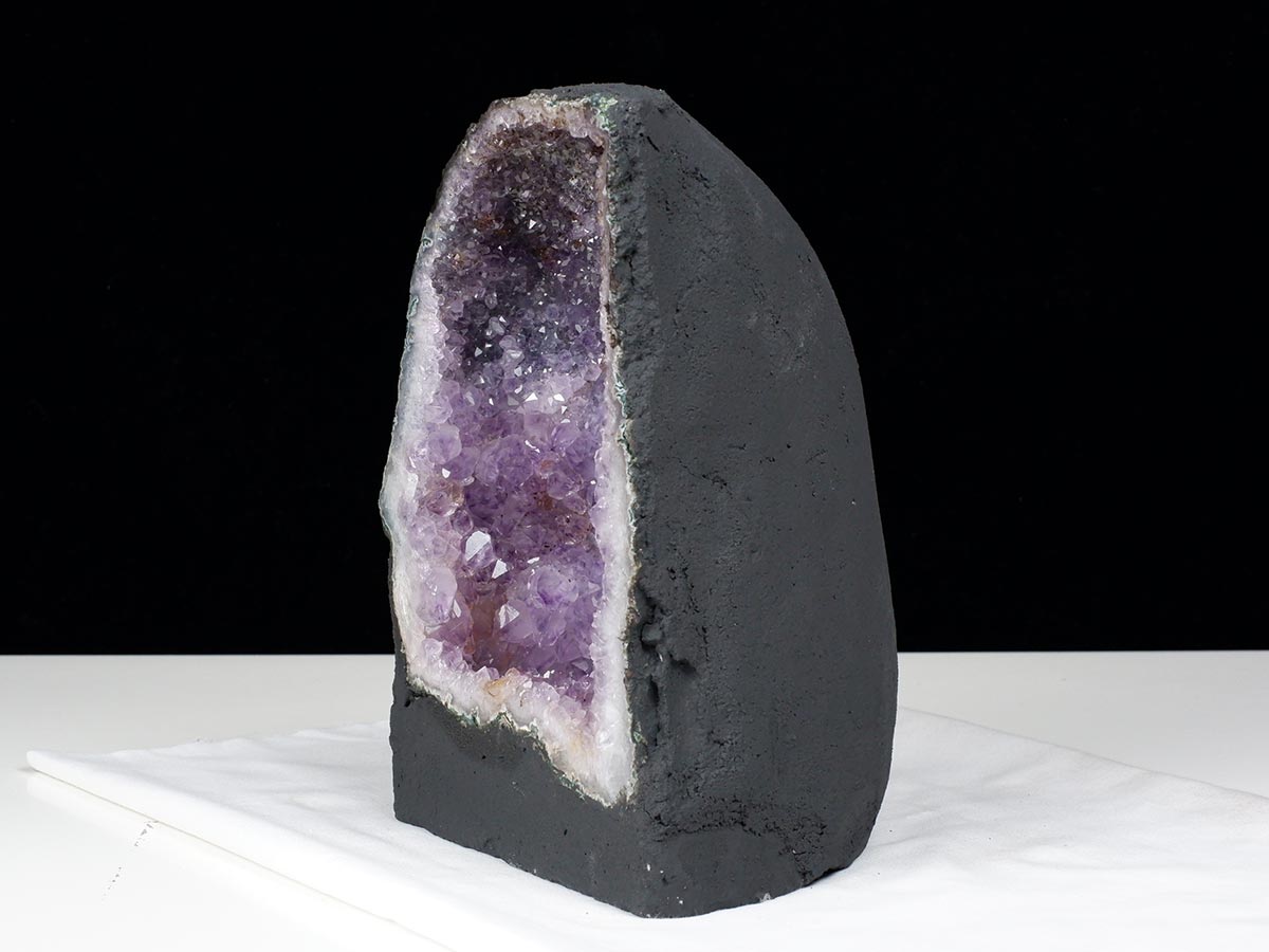 アメジストドーム 4.4Kg ブラジル産 ジオード カペーラ 一点物 174-2162