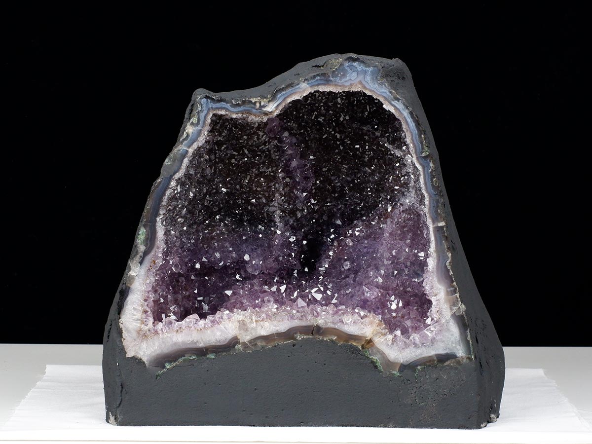 アメジストドーム 15.4Kg ブラジル産 ジオード カペーラ 一点物 174-2168