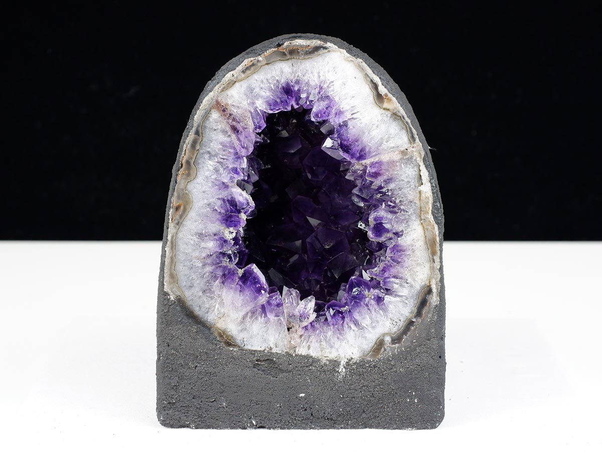 アメジストドーム 1.5Kg ウルグアイ産 ジオード カペーラ amethyst 一点物 174-2174
