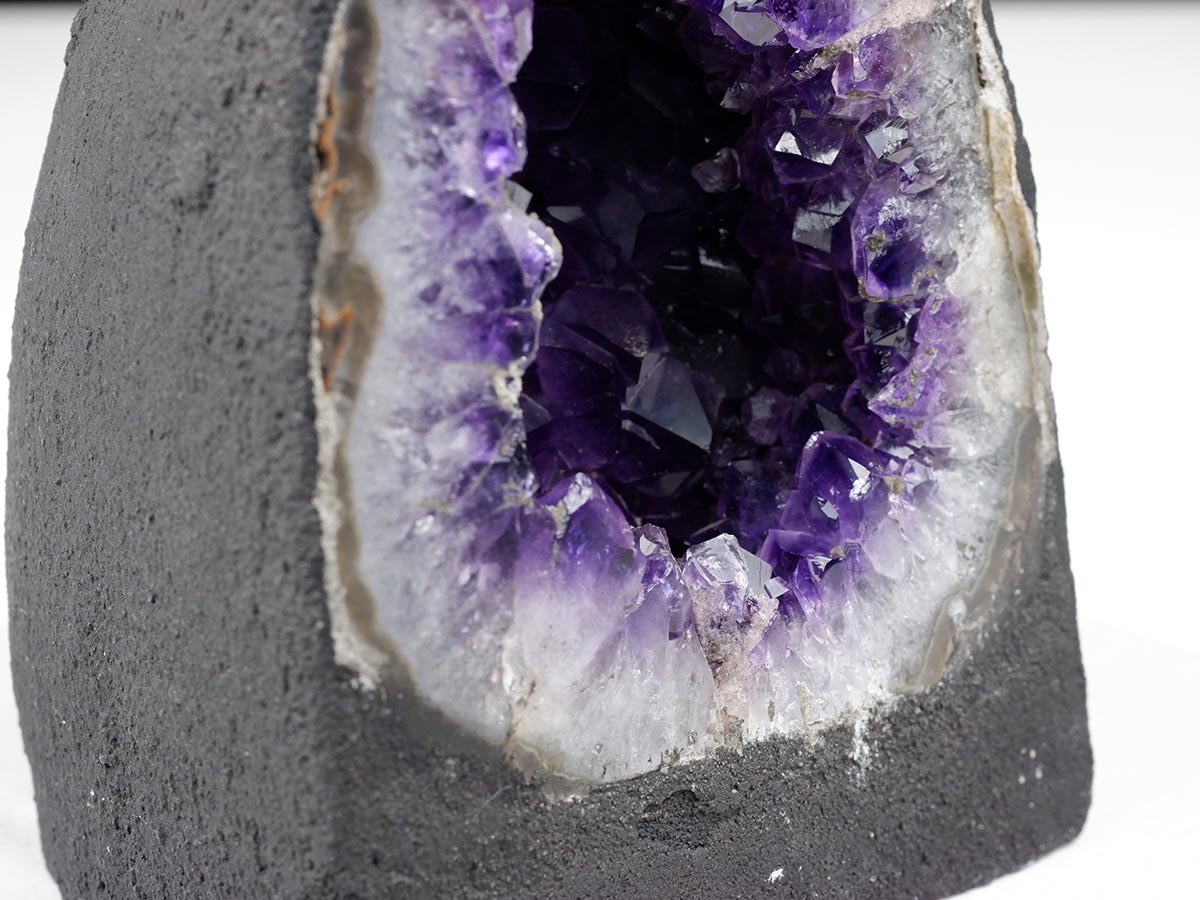 アメジストドーム 1.5Kg ウルグアイ産 ジオード カペーラ amethyst 一点物 174-2174