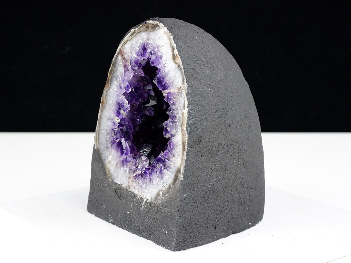 アメジストドーム 1.5Kg ウルグアイ産 ジオード カペーラ amethyst 一点物 174-2174