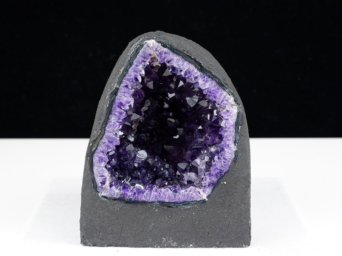 アメジストドーム 1.5Kg ウルグアイ産 ジオード カペーラ amethyst 一点物 174-2176