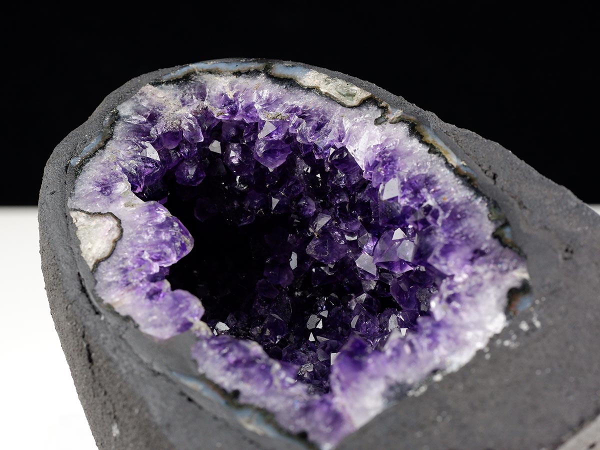 アメジストドーム 1.8Kg ウルグアイ産 ジオード カペーラ amethyst 一点物 174-2181