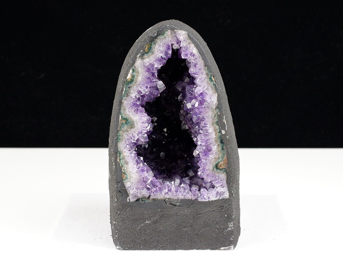 アメジストドーム 2.2Kg ウルグアイ産 ジオード カペーラ amethyst 一点物 174-2183