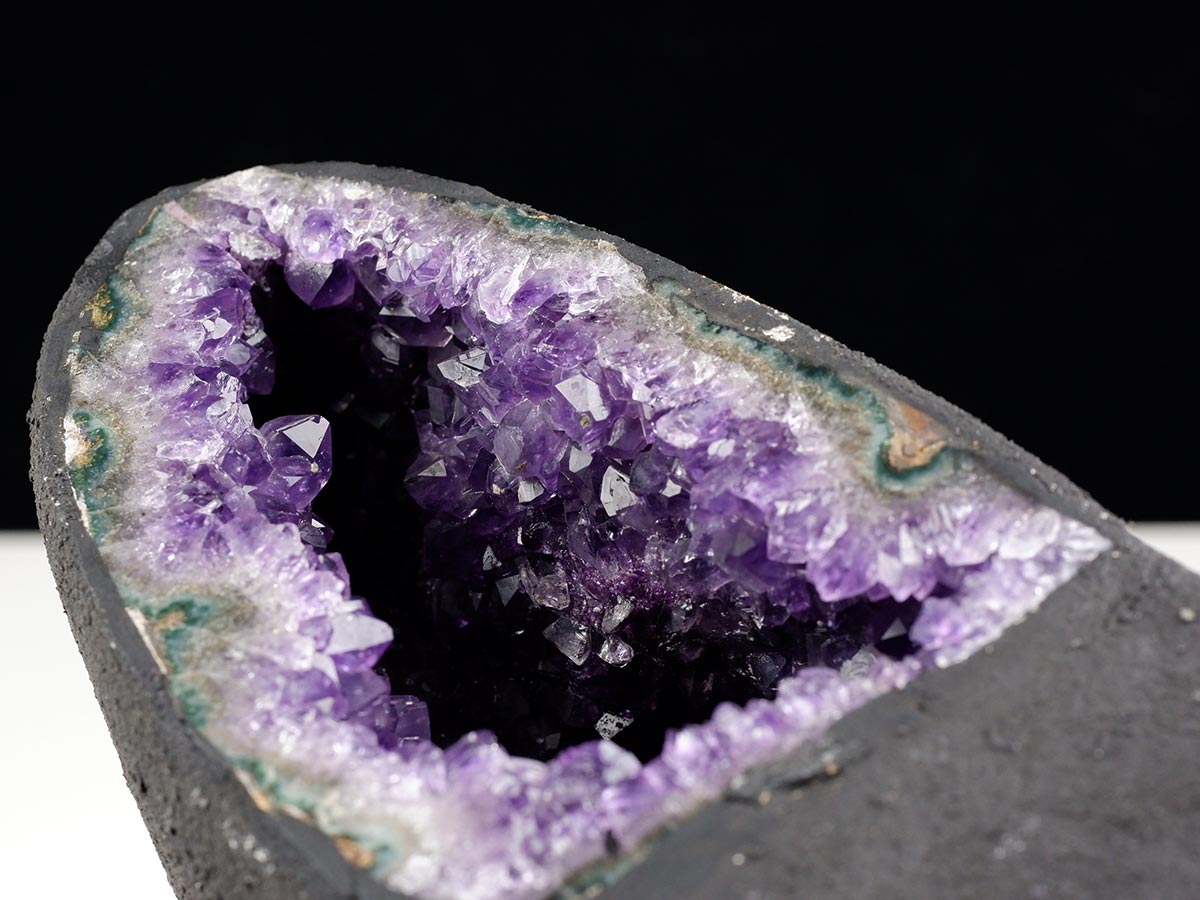 アメジストドーム 2.2Kg ウルグアイ産 ジオード カペーラ amethyst 一点物 174-2183