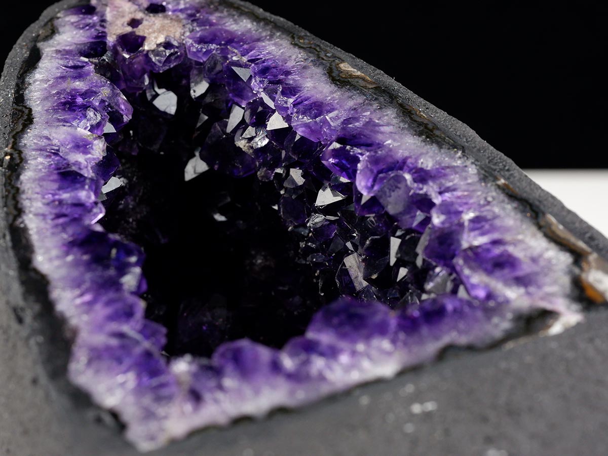 アメジストドーム 2.4Kg ウルグアイ産 ジオード カペーラ amethyst 一点物 174-2185