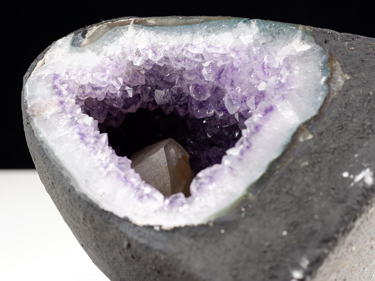 アメジストドーム 2.5Kg ウルグアイ産 ジオード カペーラ amethyst 一点物 174-2200